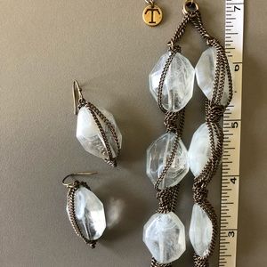 Set bracelet and earrings